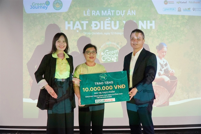 Hỗ trợ thực phẩm, nâng cao dinh dưỡng cho trẻ em khó khăn và người yếu thế trong cộng đồng liên quan.