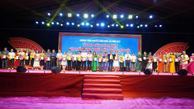 Trao 200 giấy chứng nhận sản phẩm công nghiệp nông thôn tiêu biểu khu vực phía Nam năm 2022